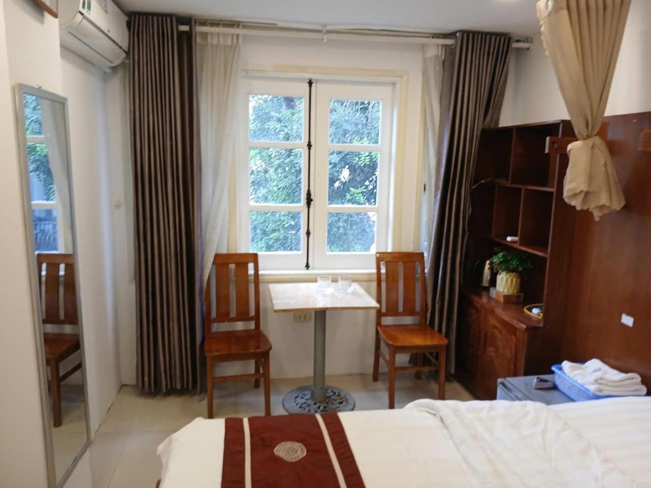 Simple 14 Nha Chung, Hanoi